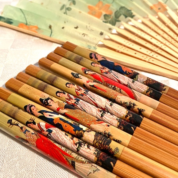 Japanese fan with 10 Bamboo Geisha chopsticks. - Picture 2 of 7